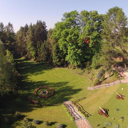 Zajazd Zlota Iglica Pogrzebien Exteriér fotografie