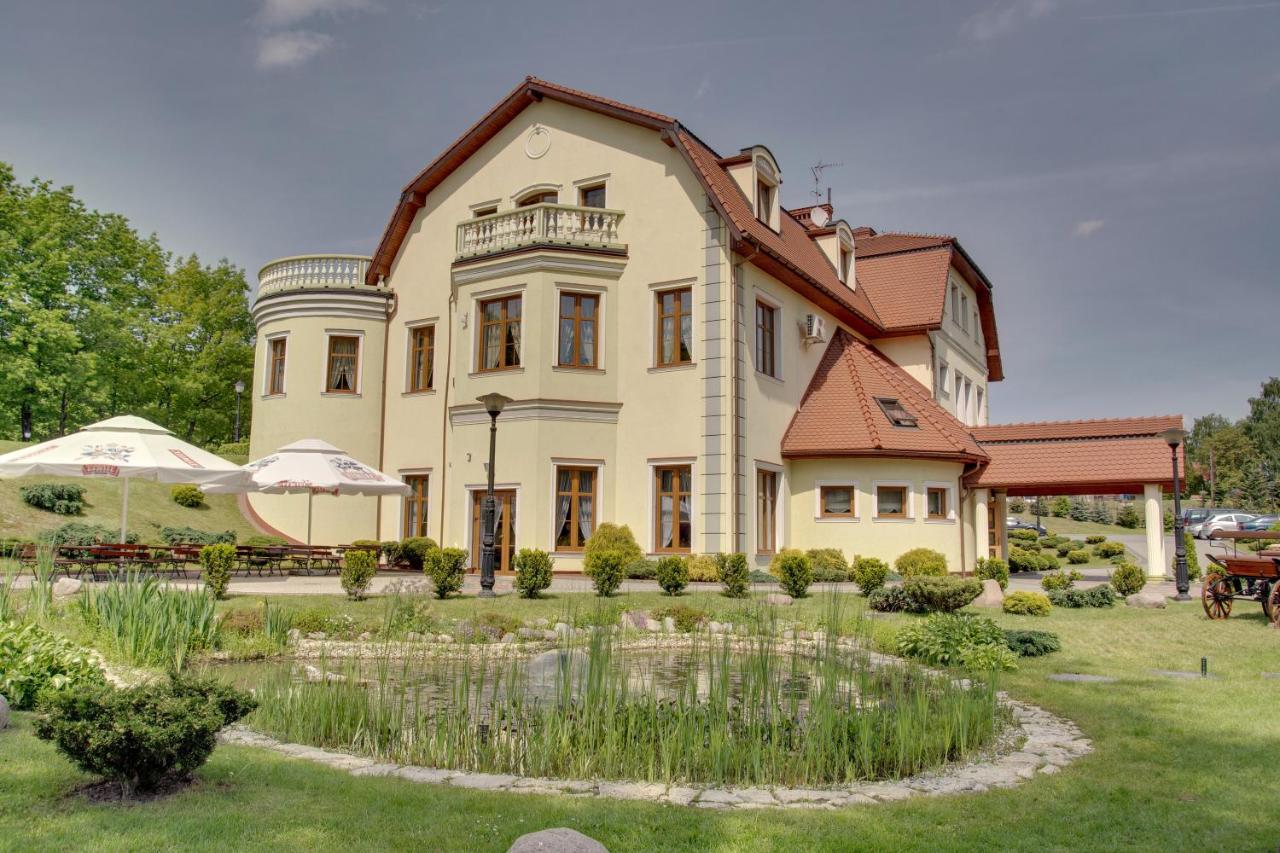 Zajazd Zlota Iglica Pogrzebien Exteriér fotografie