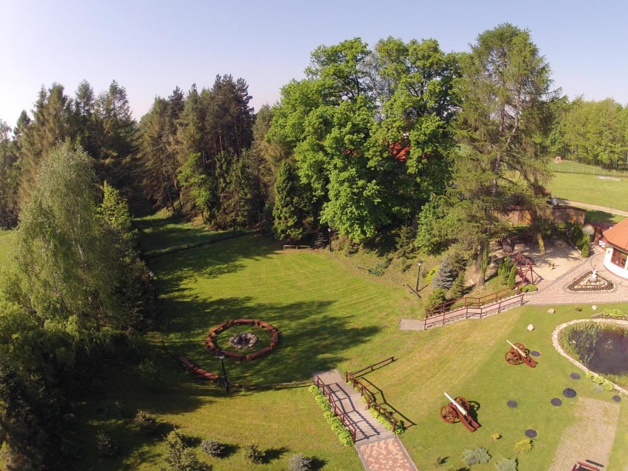 Zajazd Zlota Iglica Pogrzebien Exteriér fotografie